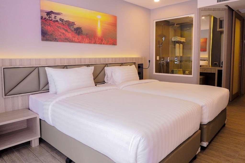 Clarion Hotel Patong Phuket Rom bilde