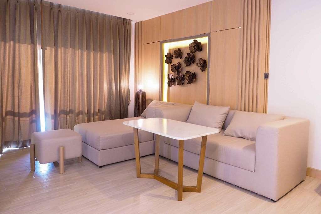 Clarion Hotel Patong Phuket Rom bilde