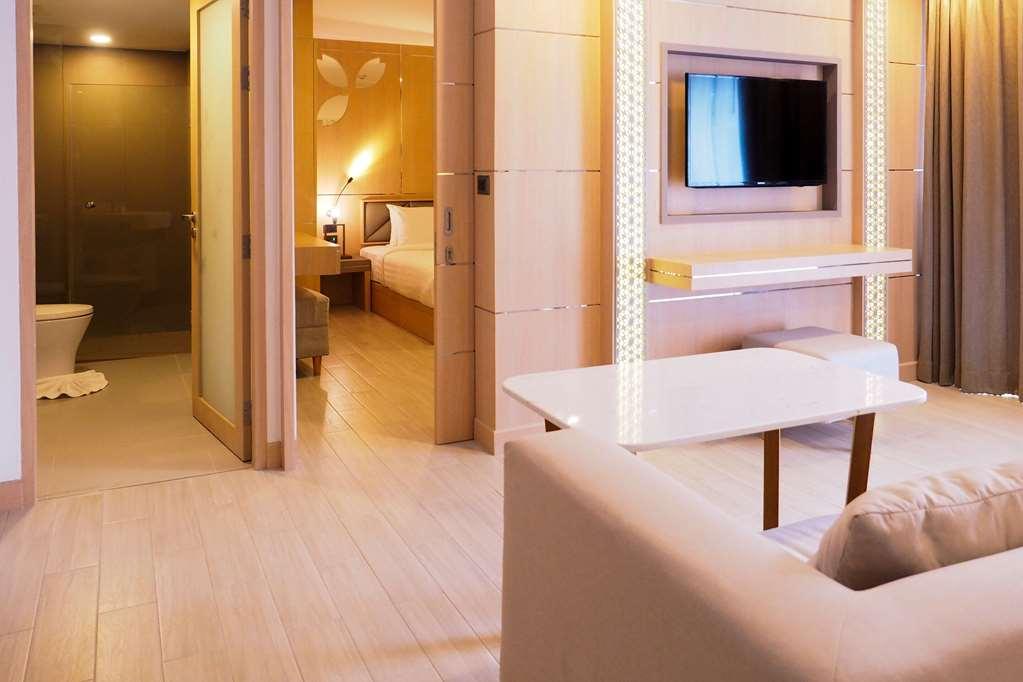 Clarion Hotel Patong Phuket Rom bilde